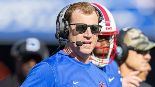 SMU coach Rhett Lashlee on the sidelines against Navy.
